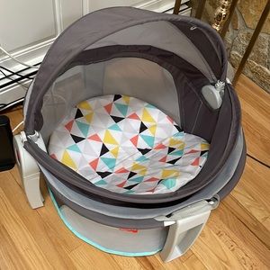 Brand new baby beach tent. Outdoor bed. Fisher price sand house.
